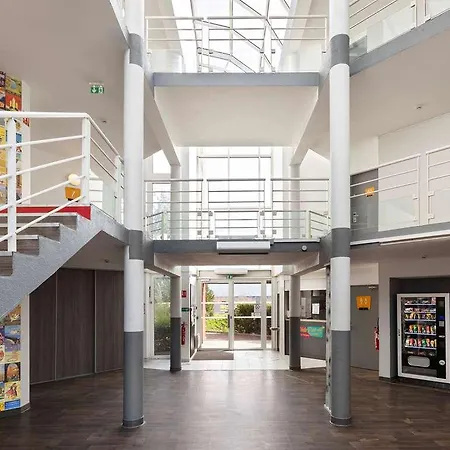 Hotelf1 Renove Лонгви