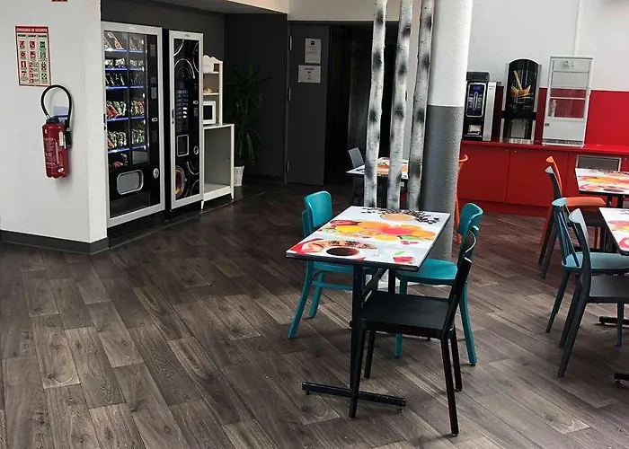 Отель Hotelf1 Renove *